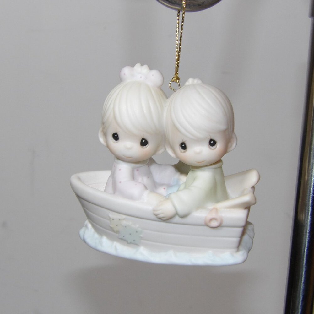 Precious Moments Friends Never Drift Apart Figurine Ornament 1990 W/ Box - Picture 2 of 4